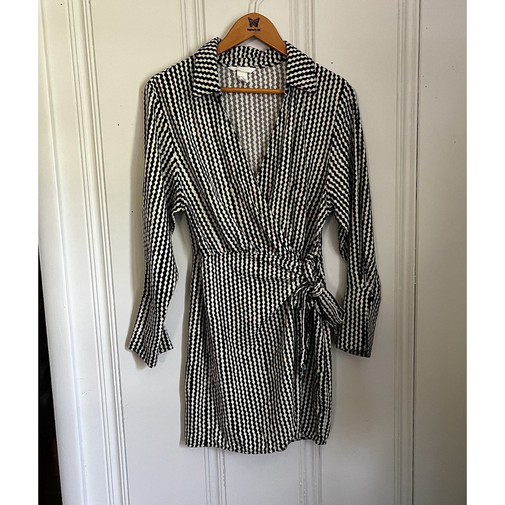 H&M Women's Wrap Dress Small Black White Long Sleeve Belted Geometric Print